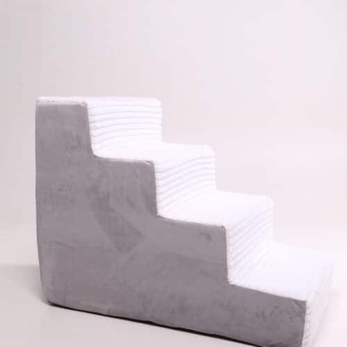 ოთხფეხა მეგობრების კიბე